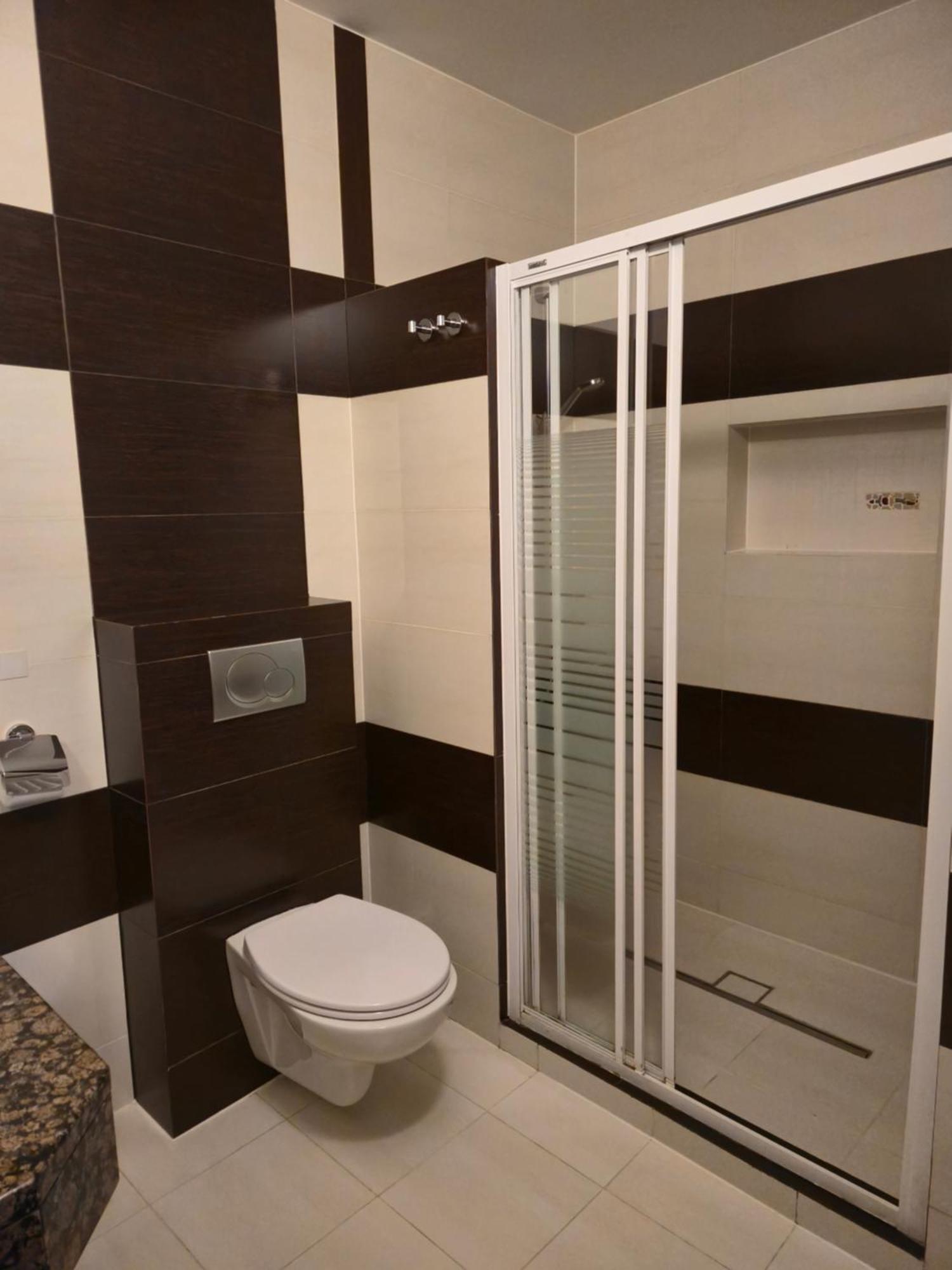 Hotel Dworski Galaktyczny Park Warzymice Extérieur photo