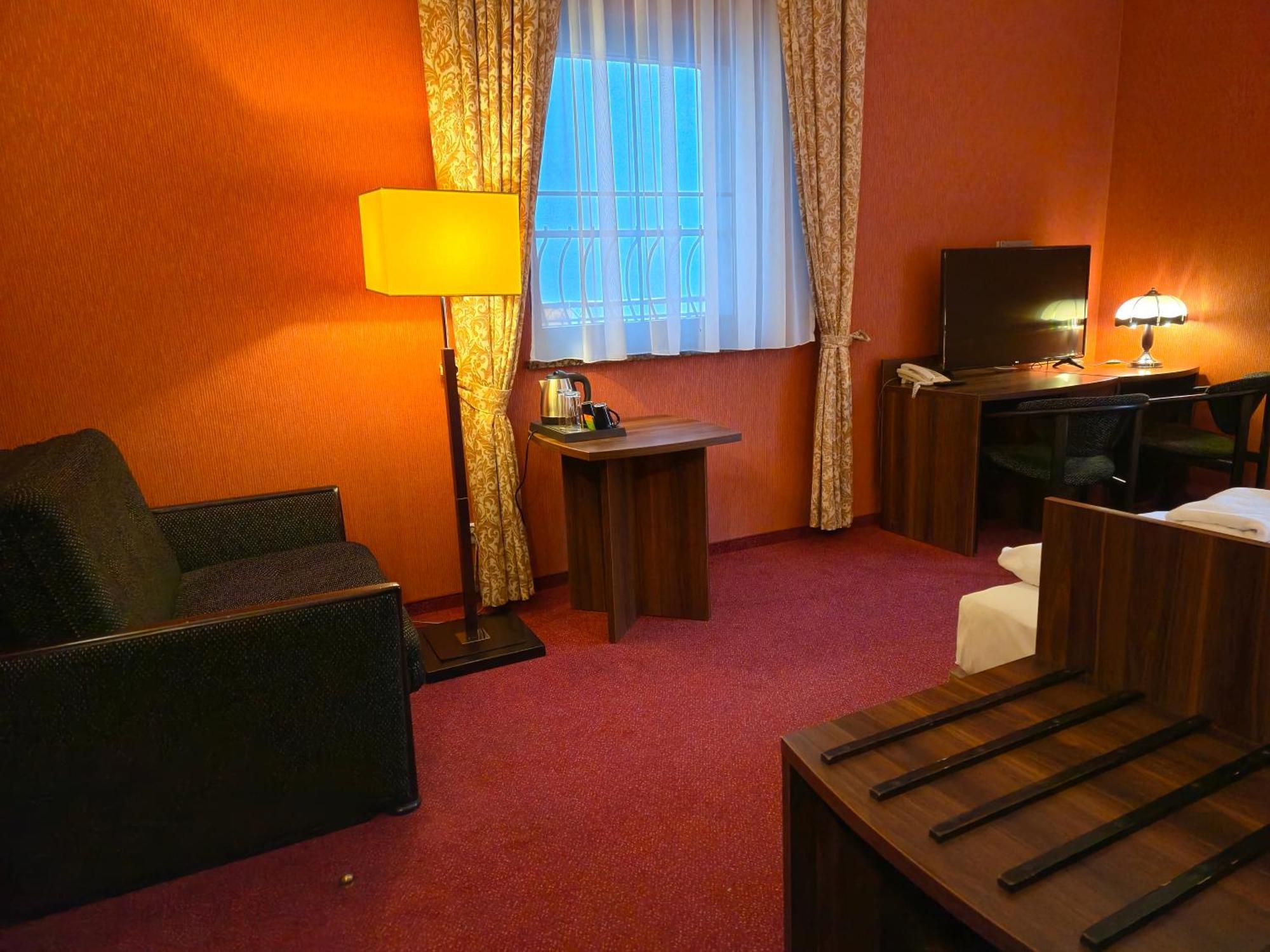 Hotel Dworski Galaktyczny Park Warzymice Extérieur photo