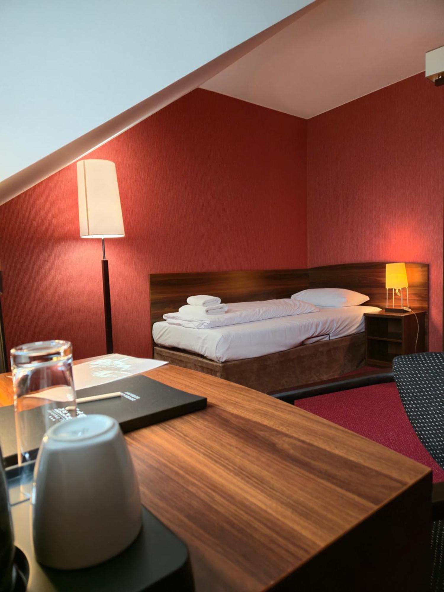 Hotel Dworski Galaktyczny Park Warzymice Extérieur photo
